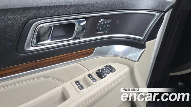Ford Explorer 2018 — photo 30