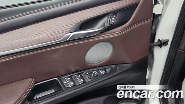 BMW X5 2017 — photo 19