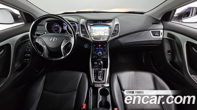 Hyundai AVANTE 2015 — photo 10