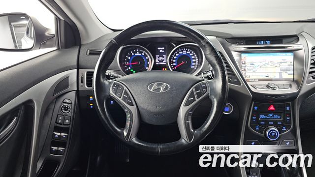 Hyundai AVANTE 2015 — photo 19