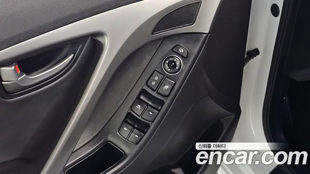 Hyundai AVANTE 2015 — photo 24