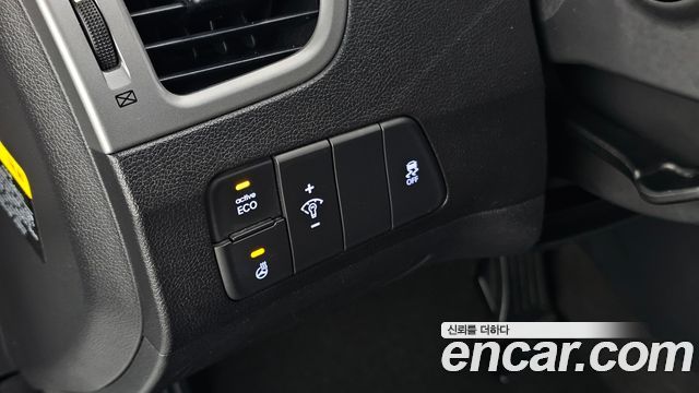Hyundai AVANTE 2015 — photo 26