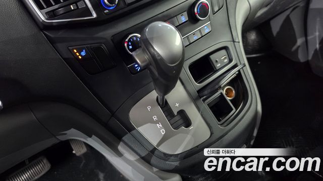 Hyundai Starex 2017 — photo 9