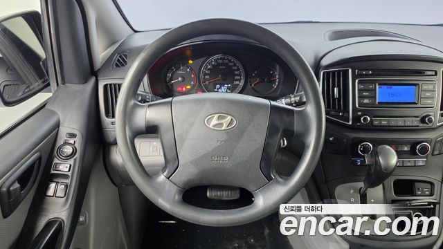 Hyundai Starex 2017 — photo 12
