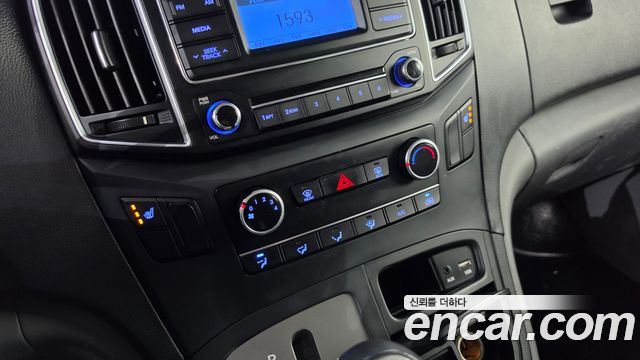 Hyundai Starex 2017 — photo 13