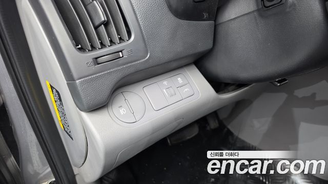 Hyundai Starex 2017 — photo 14