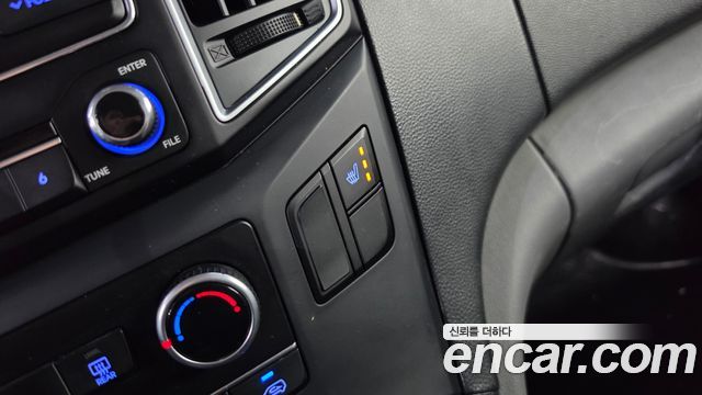 Hyundai Starex 2017 — photo 17