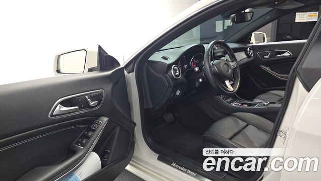 Mercedes-Benz CLA-Class 2017 — photo 10