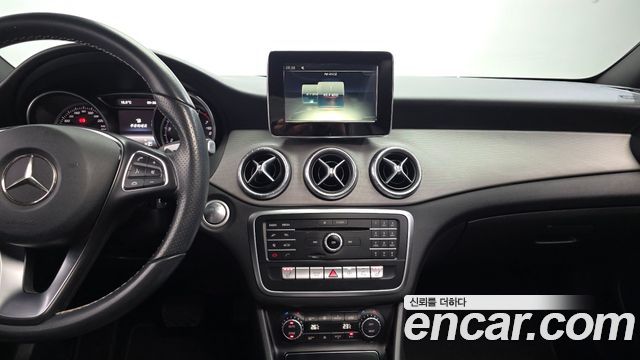 Mercedes-Benz CLA-Class 2017 — photo 14