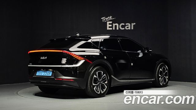 Kia EV6 2023 — photo 2