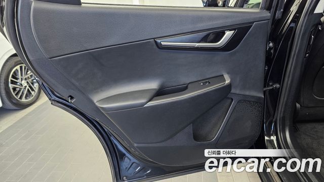 Kia EV6 2023 — photo 15