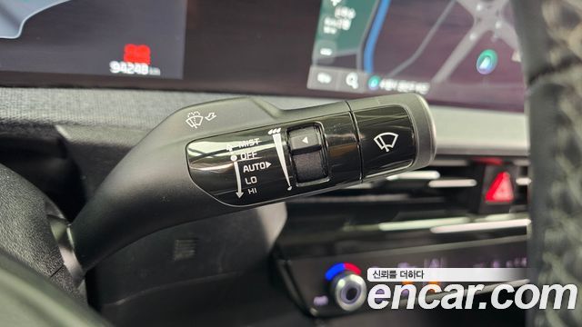 Kia EV6 2023 — photo 28