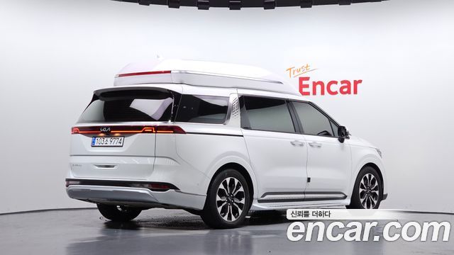 Kia Canival 2023 — photo 2