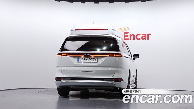 Kia Canival 2023 — photo 4