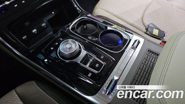 Kia Canival 2023 — photo 12