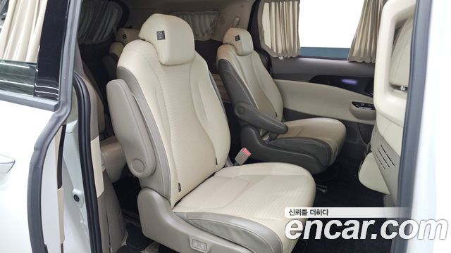 Kia Canival 2023 — photo 17