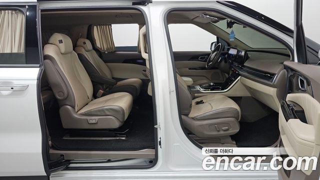 Kia Canival 2023 — photo 25