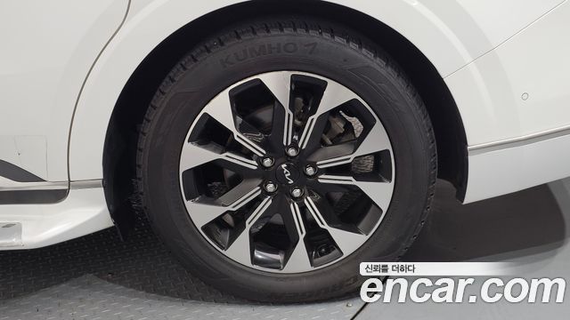 Kia Canival 2023 — photo 7