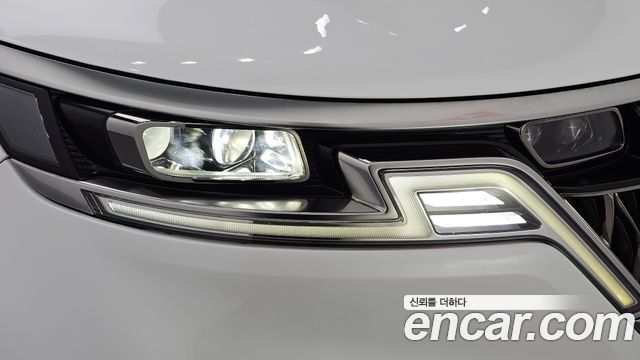 Kia Canival 2023 — photo 8