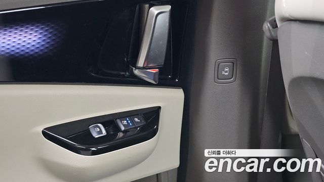 Kia Canival 2023 — photo 30