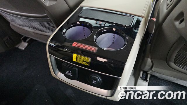 Kia Canival 2023 — photo 32