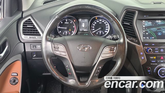 Hyundai Santafe 2018 — photo 19