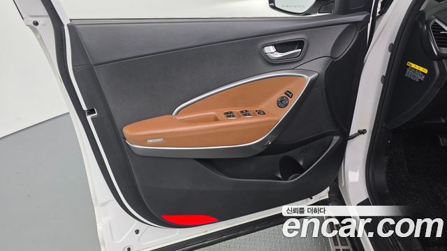 Hyundai Santafe 2018 — photo 14