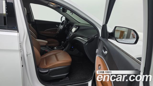 Hyundai Santafe 2018 — photo 16