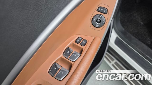 Hyundai Santafe 2018 — photo 28