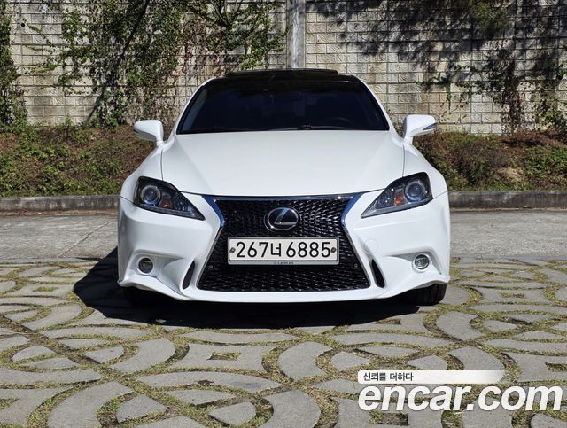 Lexus IS 2011 — photo 4