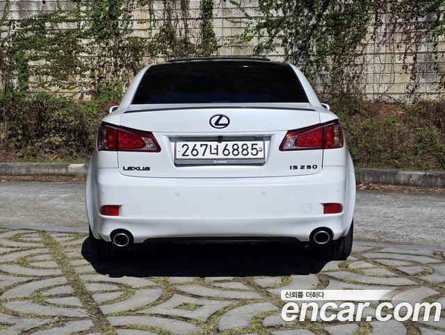 Lexus IS 2011 — photo 5