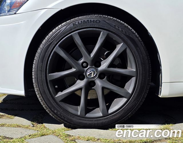 Lexus IS 2011 — photo 6