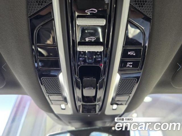 Porsche Panamera 2018 — photo 19