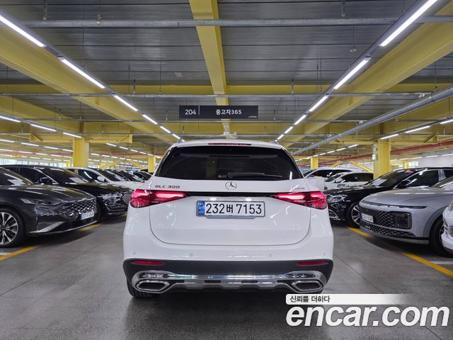 Mercedes-Benz GLC-Class 2025 — photo 4