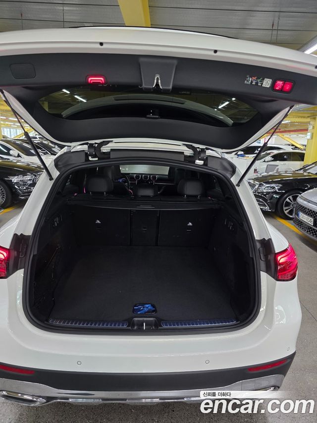 Mercedes-Benz GLC-Class 2025 — photo 16