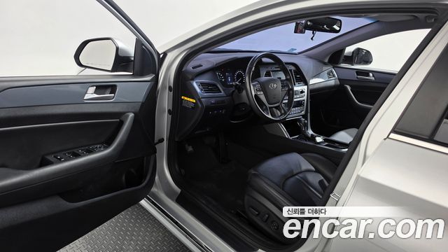 Hyundai Sonata 2016 — photo 13