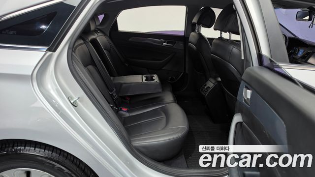 Hyundai Sonata 2016 — photo 17