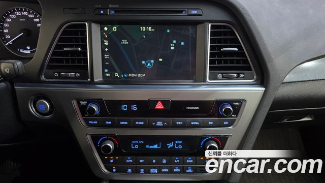Hyundai Sonata 2016 — photo 19