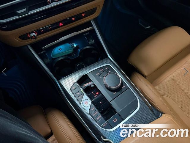 BMW 3-Series 2023 — photo 14