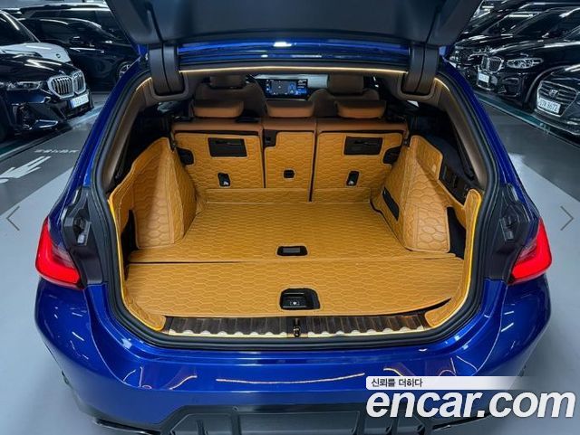 BMW 3-Series 2023 — photo 18