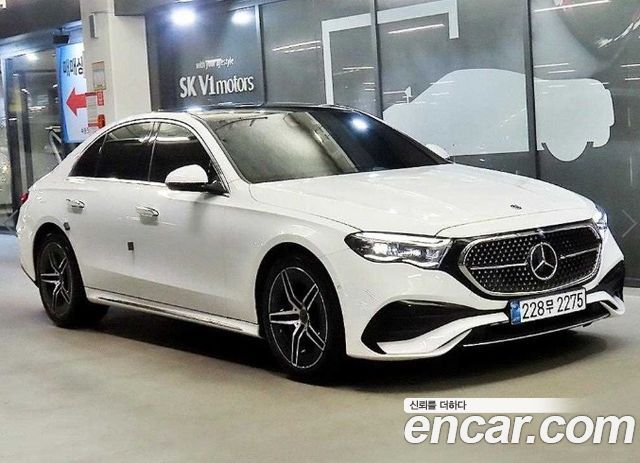 Mercedes-Benz E-Class 2025 — photo 1
