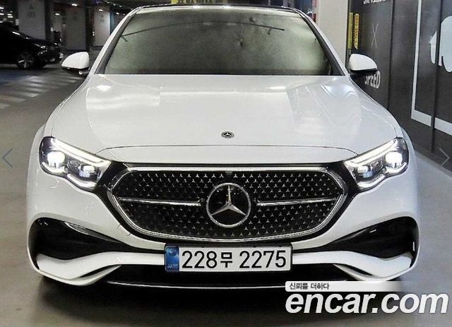 Mercedes-Benz E-Class 2025 — photo 2