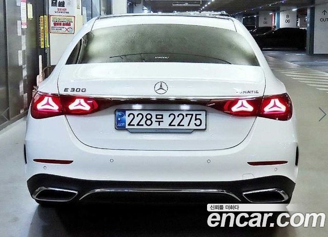 Mercedes-Benz E-Class 2025 — photo 5