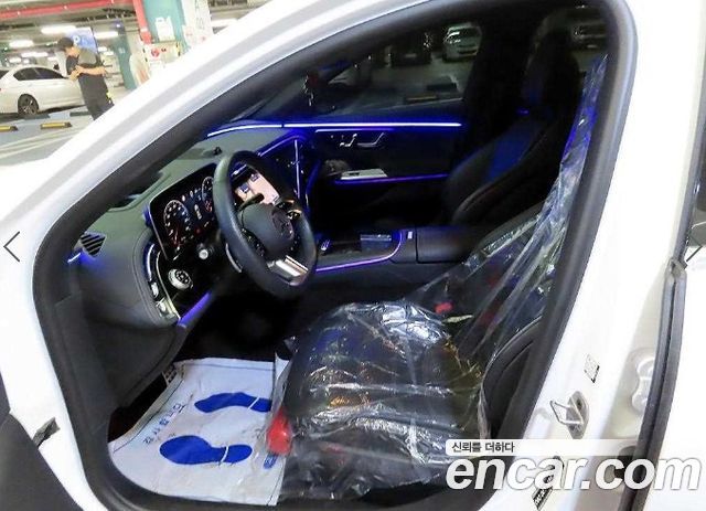Mercedes-Benz E-Class 2025 — photo 6