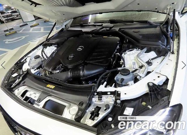 Mercedes-Benz E-Class 2025 — photo 19