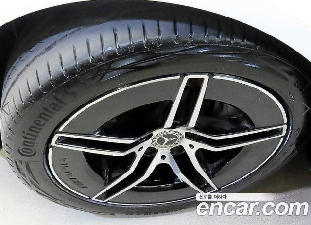Mercedes-Benz E-Class 2025 — photo 20