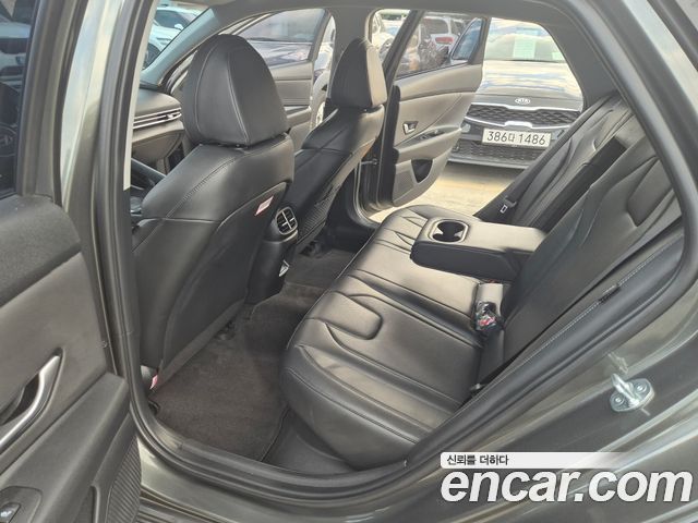 Hyundai AVANTE 2024 — photo 12