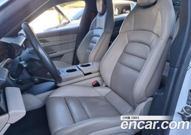 Porsche Taycan 2021 — photo 6