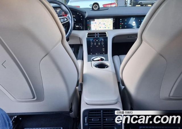 Porsche Taycan 2021 — photo 17