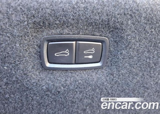 Porsche Taycan 2021 — photo 18